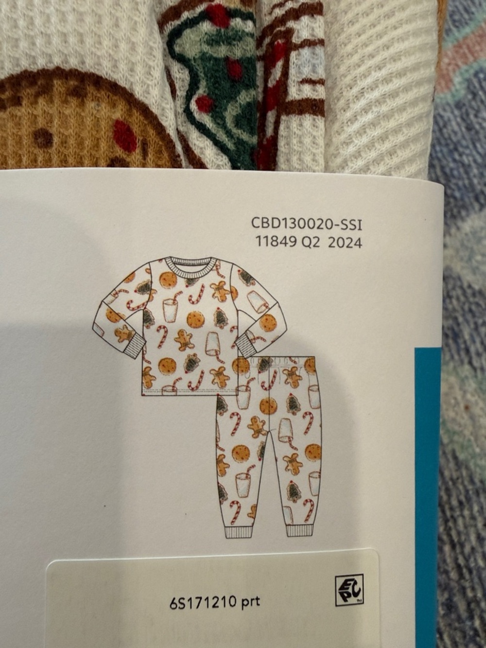 Carter's White Holiday 2pc Pajama Set with Gingerbread & Candy Cane Print - Picture 3 of 3